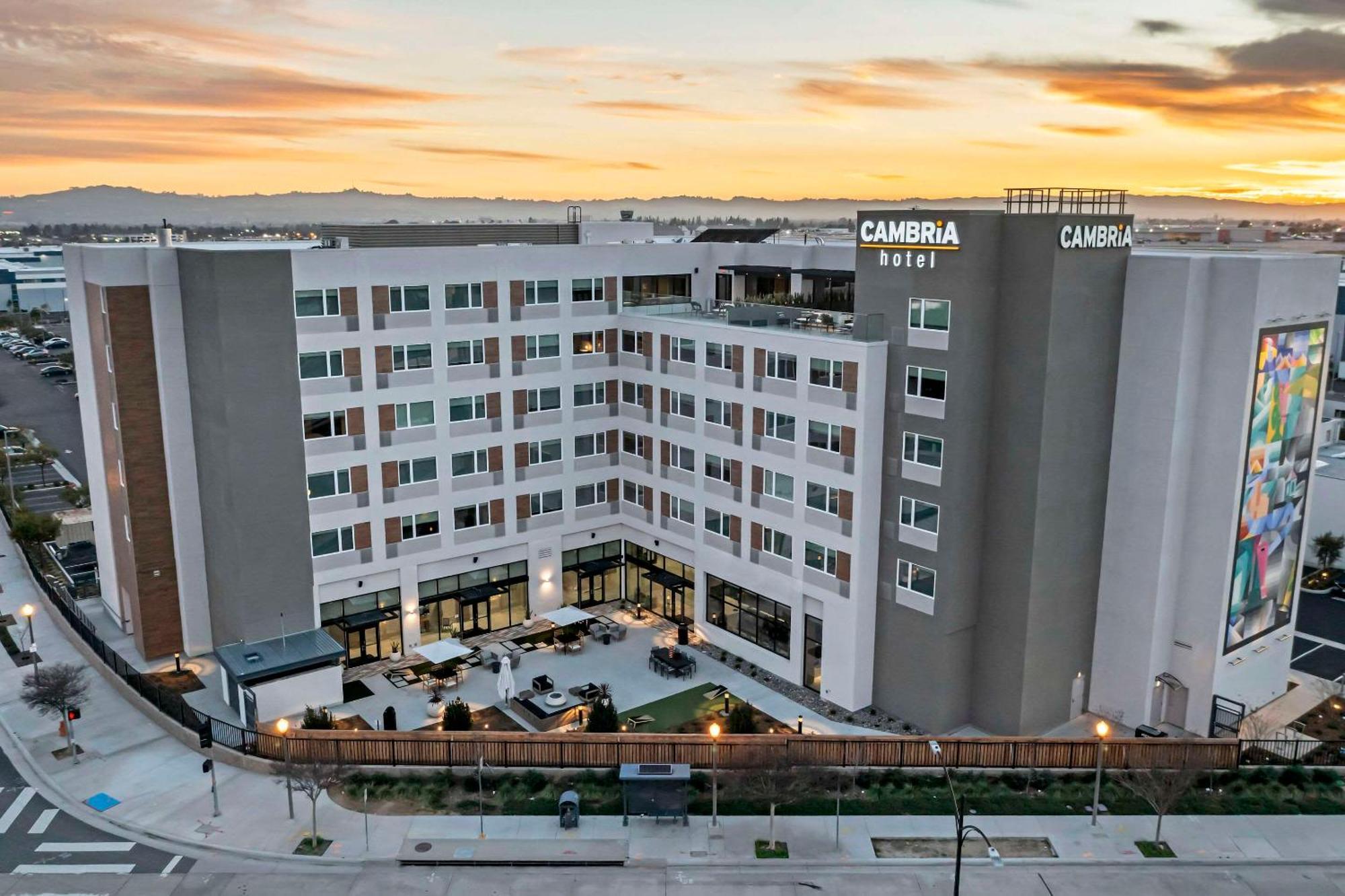 Cambria Hotel Burbank Airport Eksteriør billede